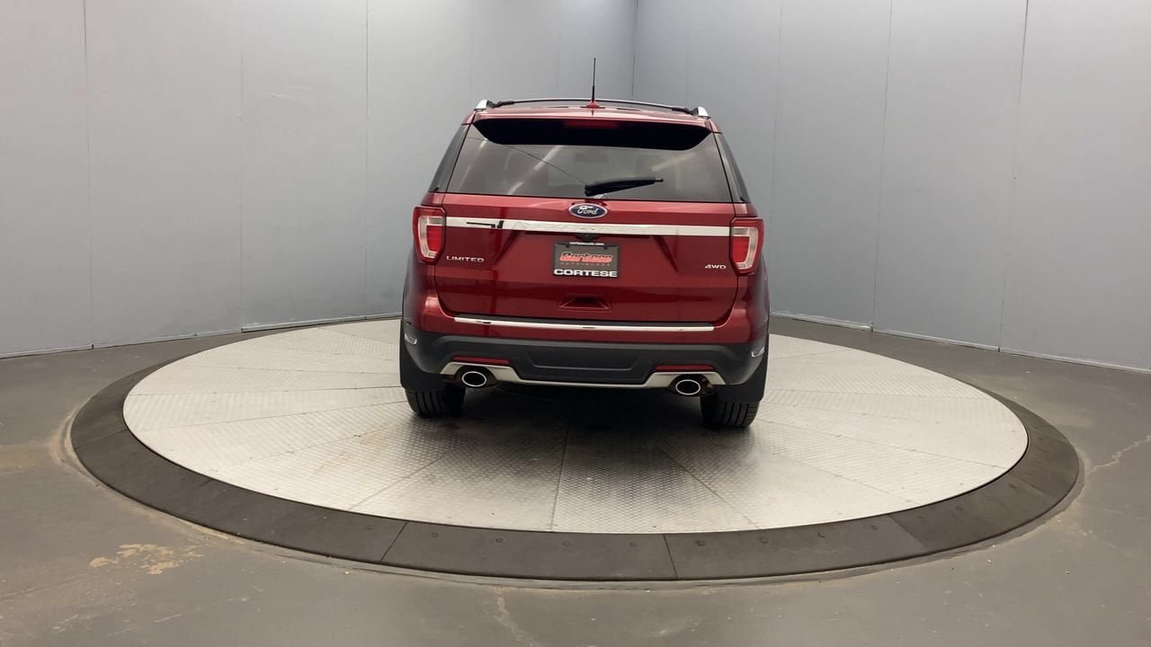 Used 2018 Ford Explorer Limited w/ Equipment Group 301A AWD/4WD image 4