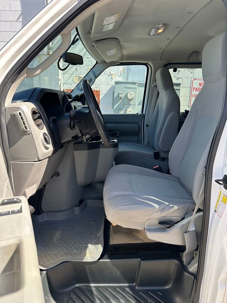 Used 2012 Ford E-350 and Econoline 350 XLT RWD image 11