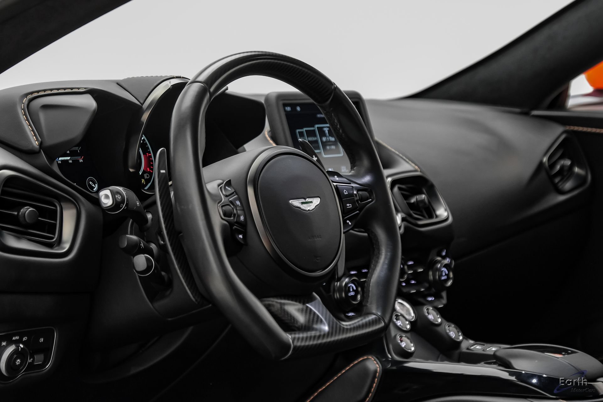 Used 2020 Aston Martin V8 Vantage Coupe RWD image 46