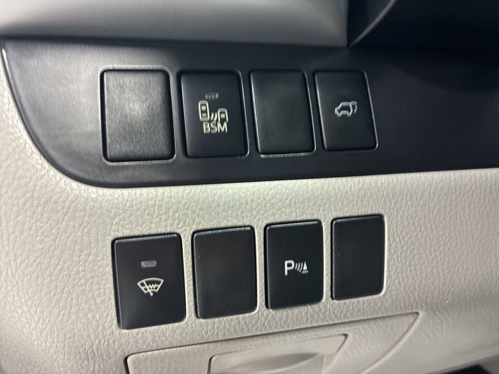 Used 2015 Toyota Highlander Limited AWD/4WD image 18
