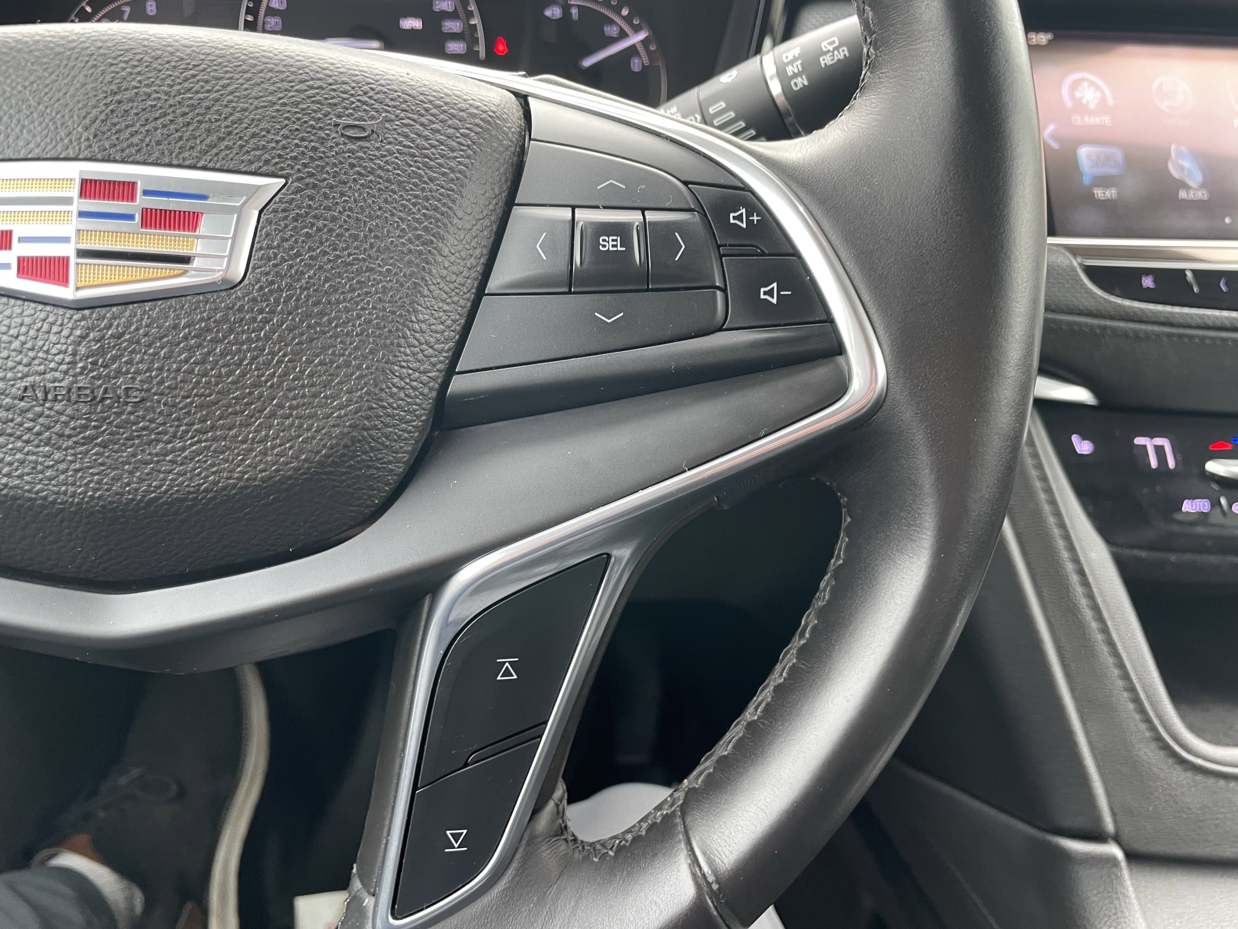 Used 2017 Cadillac XT5 Luxury image 16