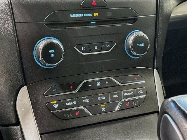 Used 2017 Ford Edge SEL w/ Equipment Group 201A AWD/4WD image 16