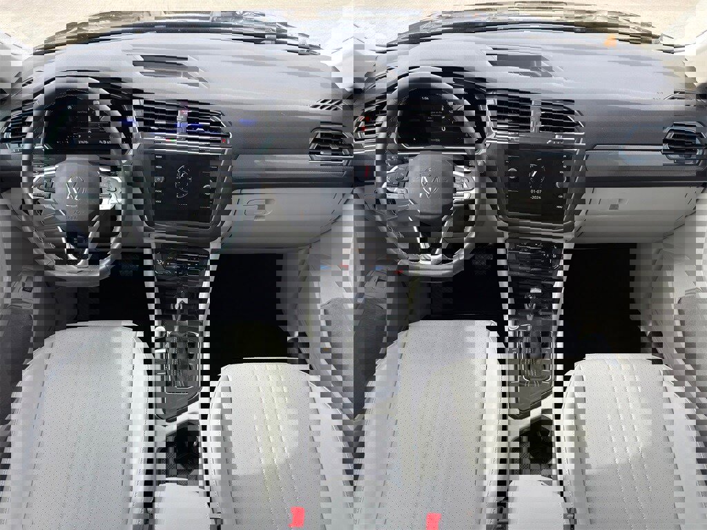 Certified 2022 Volkswagen Tiguan SE w/ Panoramic Sunroof Package image 25