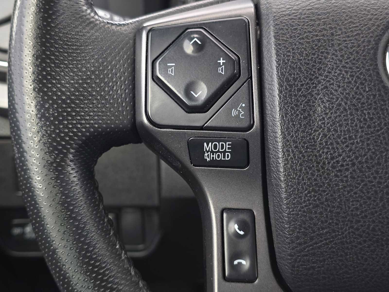 Used 2021 Toyota Tacoma TRD Sport w/ Technology Package image 38