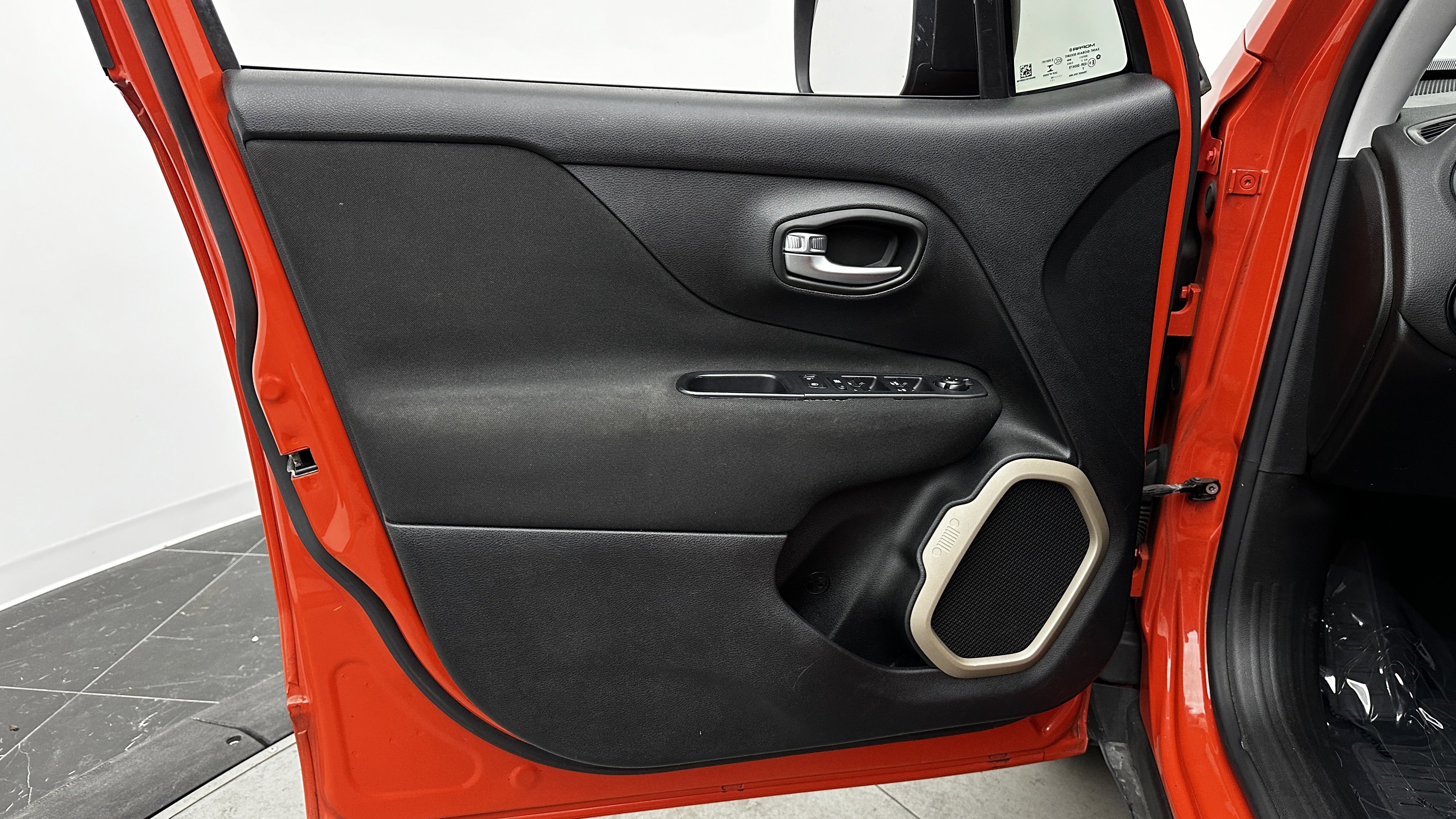 Used 2016 Jeep Renegade Sport w/ Power & Air Group image 10