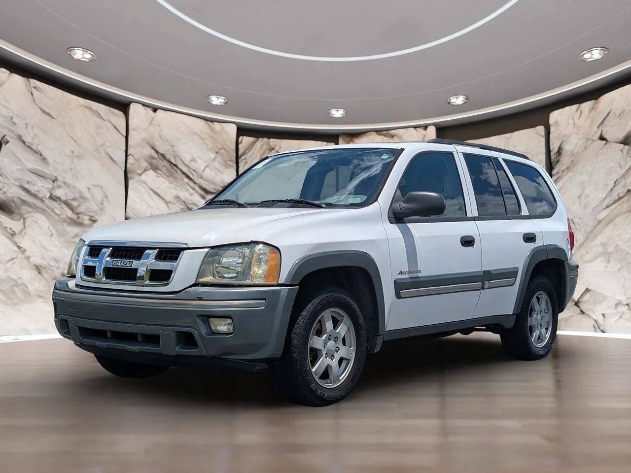 Used 2005 Isuzu Ascender S RWD image 2