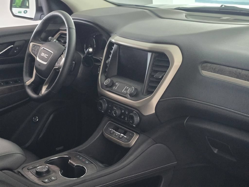 Certified 2023 GMC Acadia Denali w/ Denali Ultimate Package AWD/4WD image 8