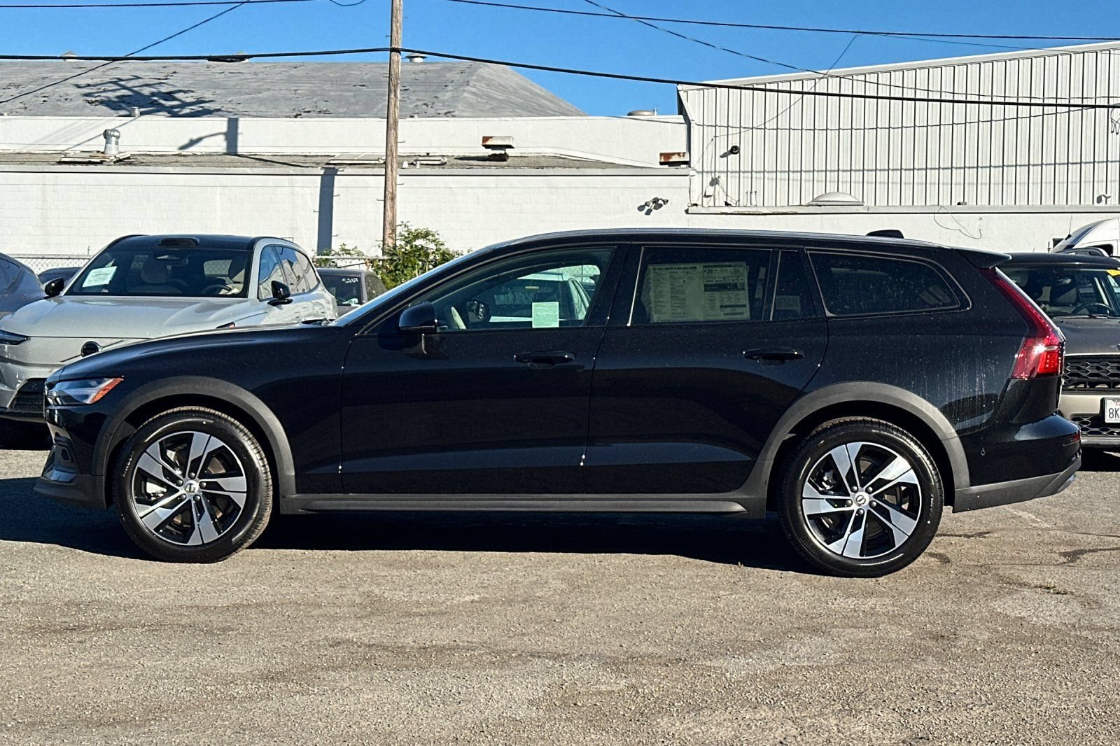 New 2026 Volvo V60 B5 Cross Country Plus w/ Climate Package AWD/4WD image 5
