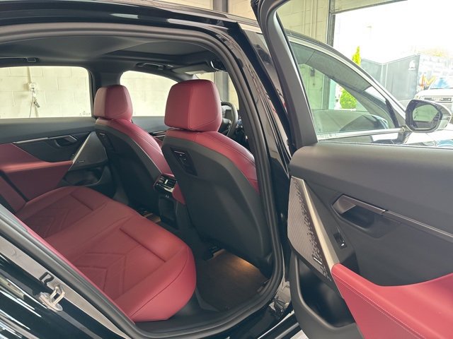 Used 2025 BMW i5 xDrive40 w/ Premium Package image 47