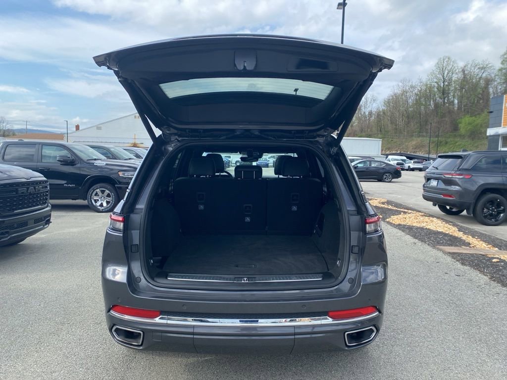 Used 2022 Jeep Grand Cherokee Overland image 12