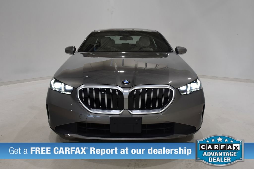 Used 2025 BMW 530i xDrive w/ Premium Package image 2