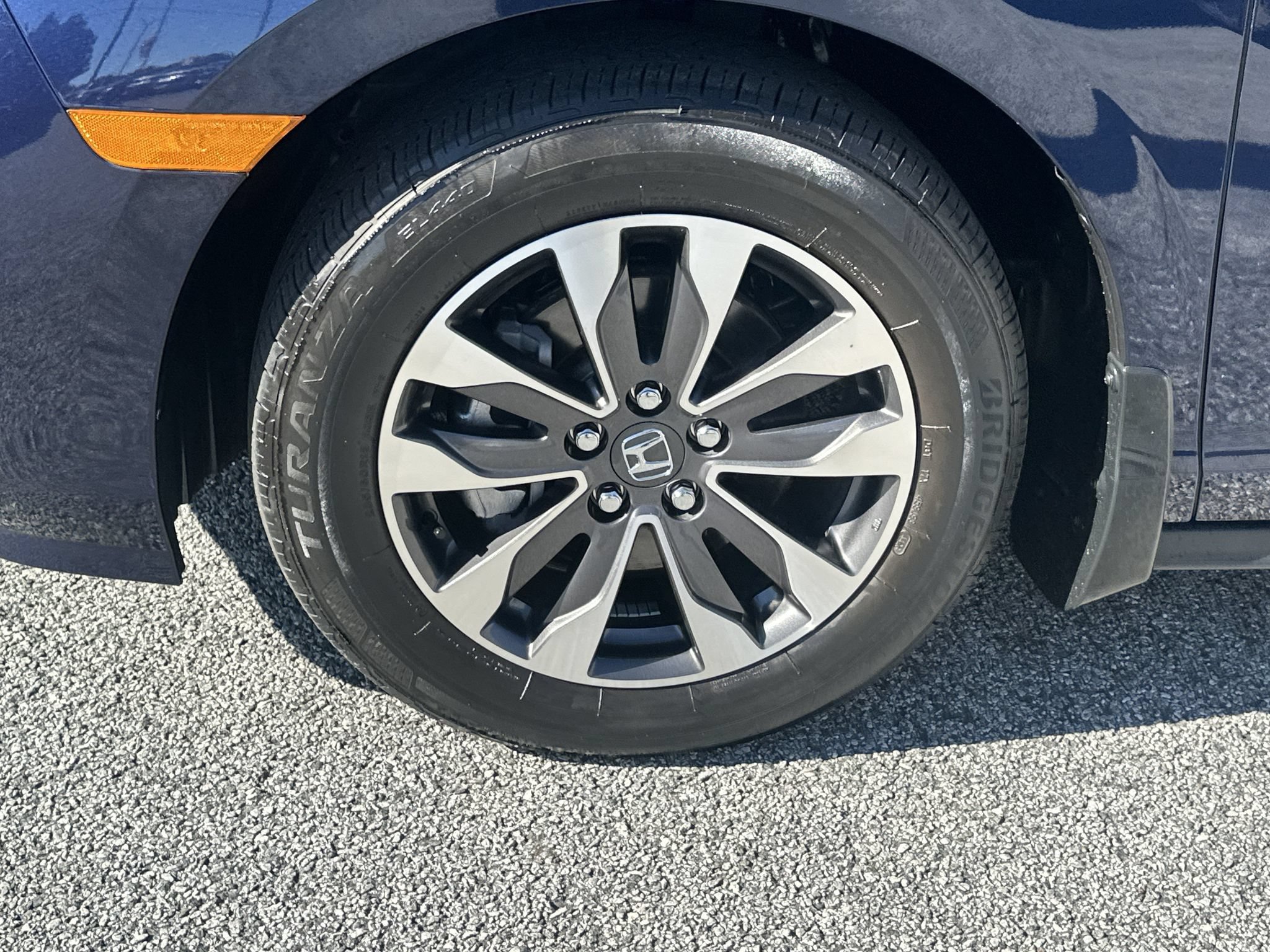 Used 2024 Honda Odyssey EX-L image 11