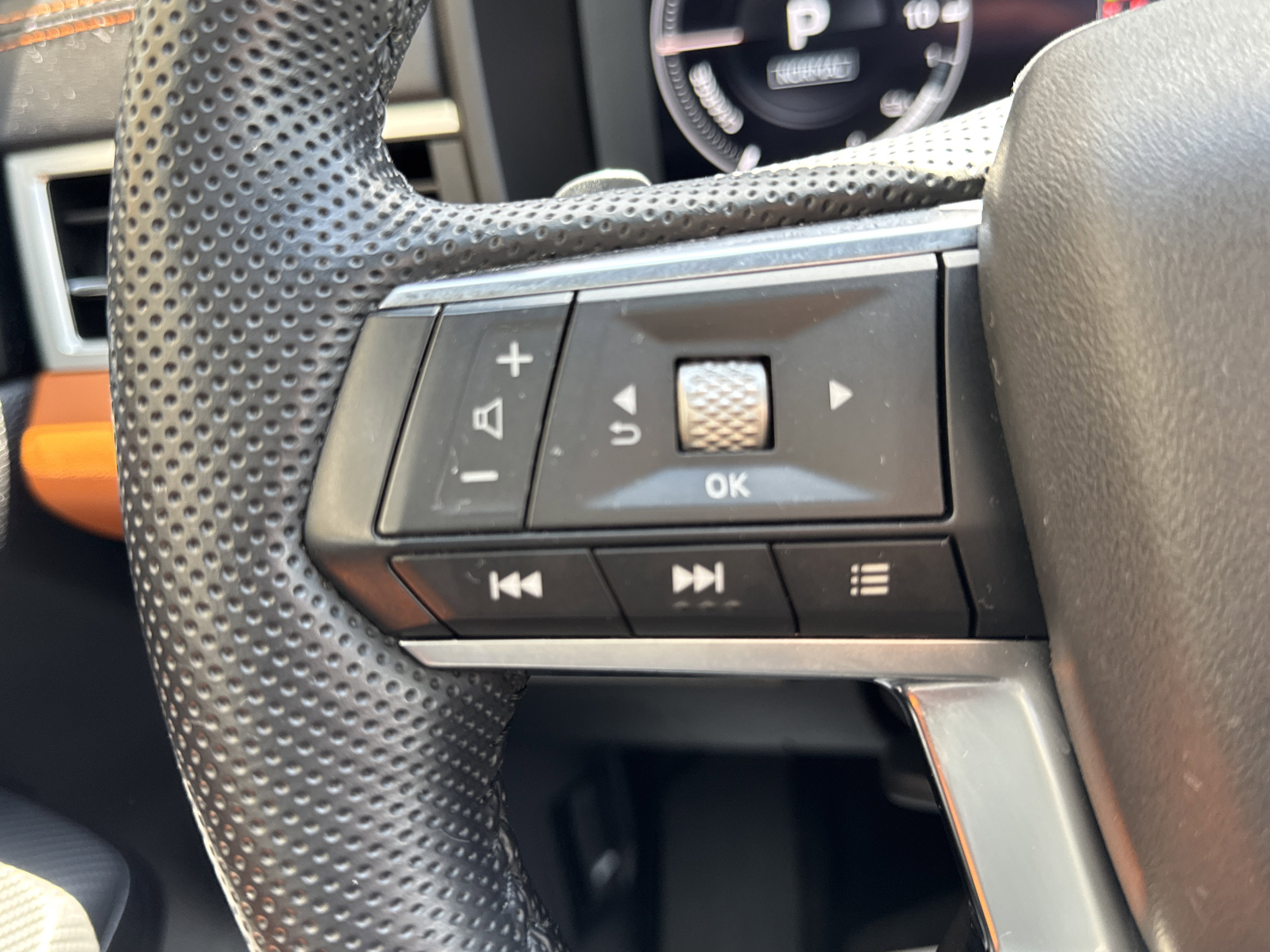 Used 2023 Mitsubishi Outlander SEL AWD/4WD image 19