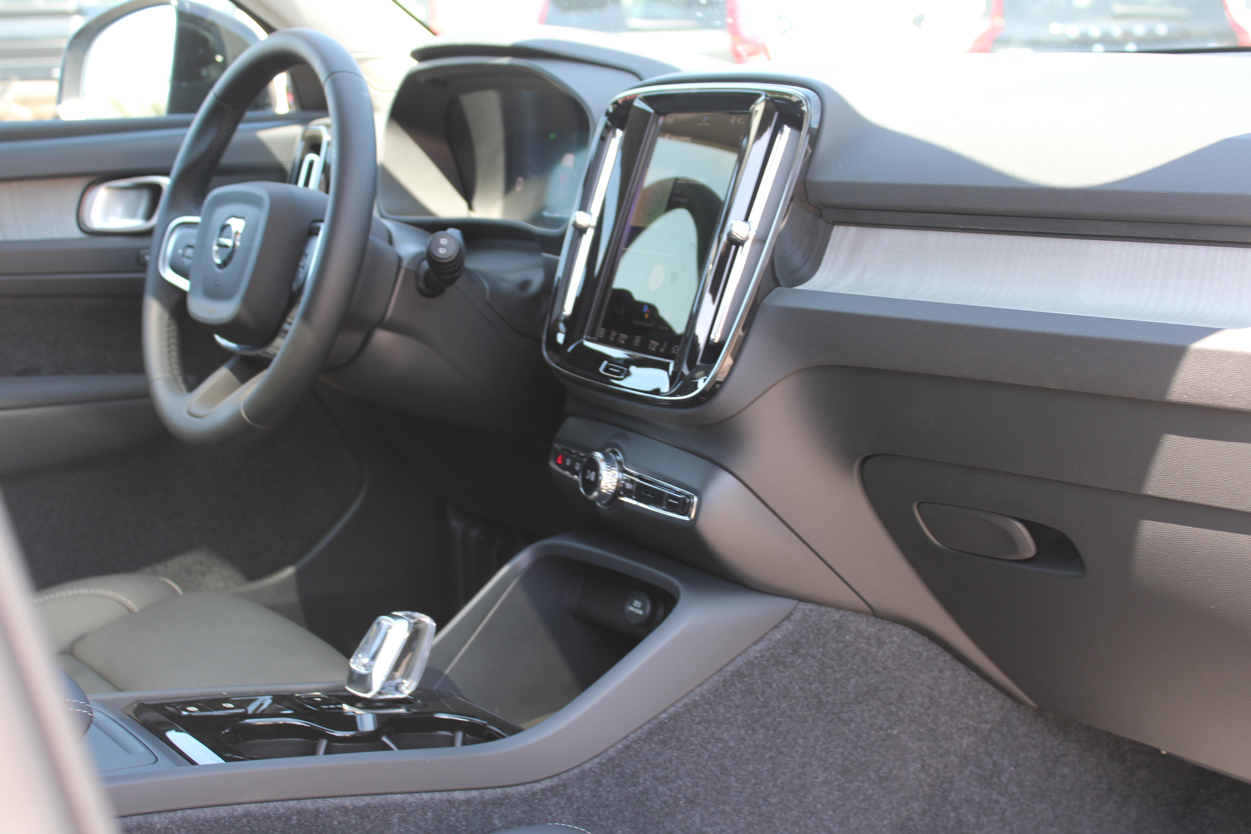 Used 2026 Volvo XC40 B5 Plus w/ Protection Package Premier AWD/4WD image 40