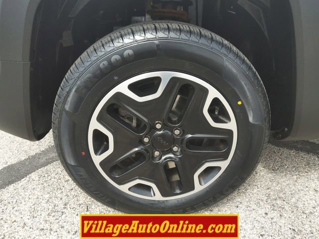 Used 2016 Jeep Renegade Trailhawk AWD/4WD image 12