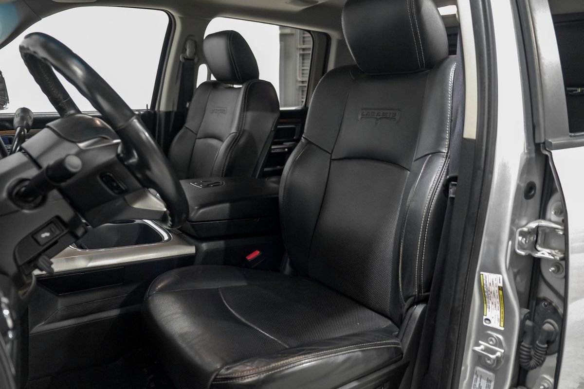 Used 2016 RAM 3500 Laramie image 31