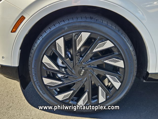 Used 2024 Lincoln Nautilus Reserve w/ Equipment Group 203A AWD/4WD image 16