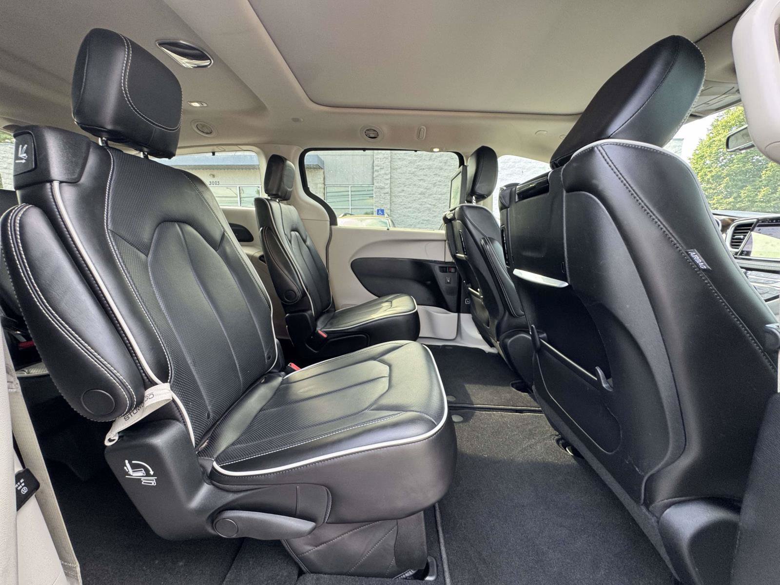 Used 2023 Chrysler Pacifica Limited w/ Uconnect Theater Family Group AWD/4WD image 8