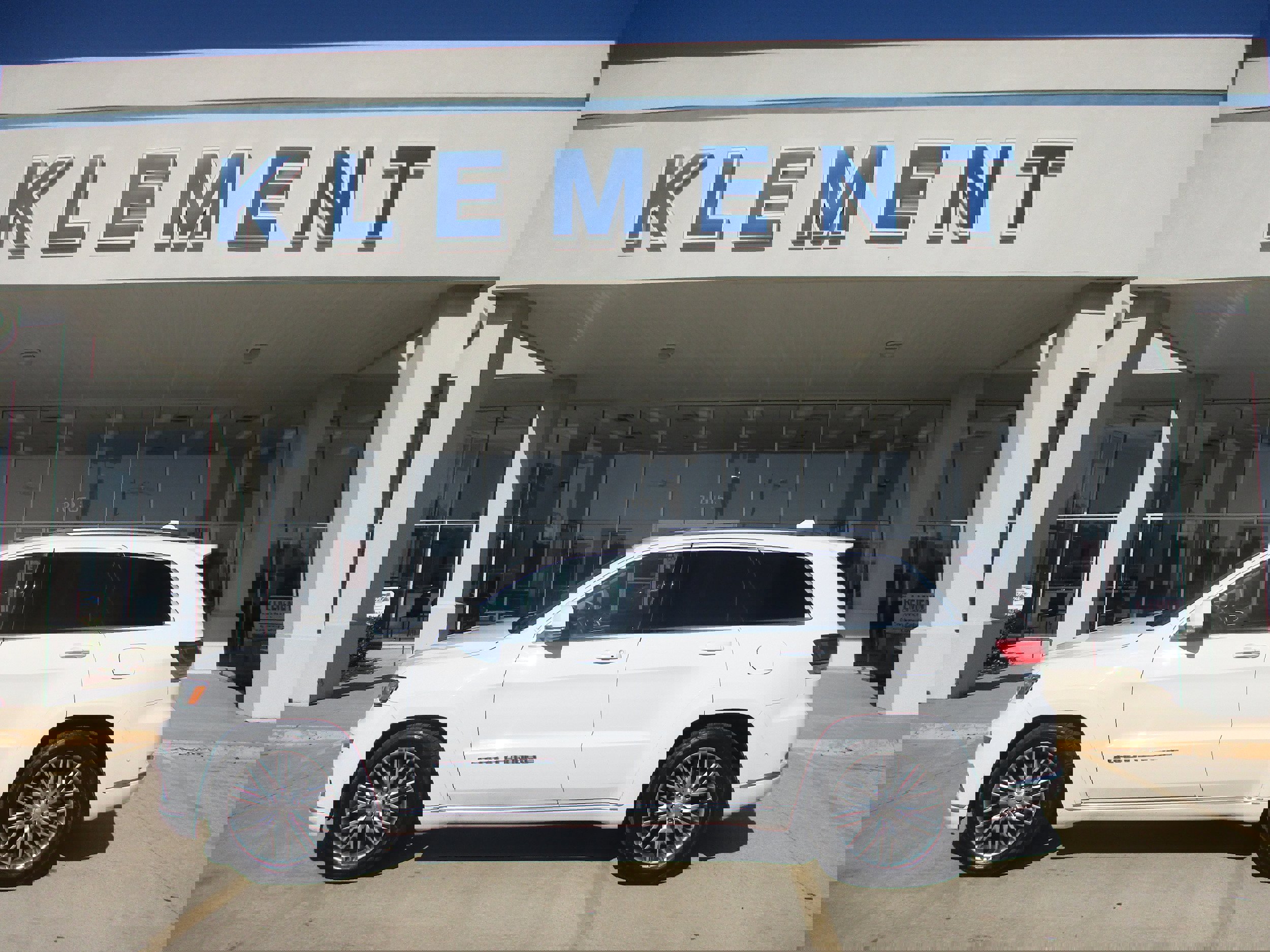 Used 2018 Jeep Grand Cherokee Summit w/ Platinum Series Group image 1