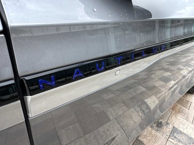 Certified 2024 Lincoln Nautilus Reserve image 9