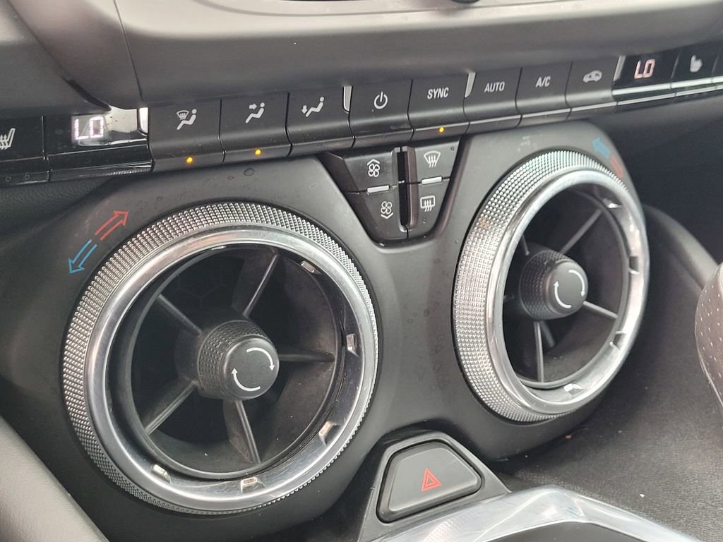 Used 2018 Chevrolet Camaro SS RWD image 17