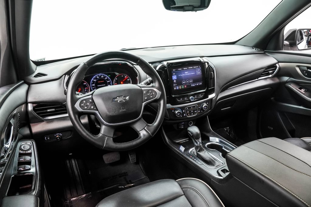 Used 2023 Chevrolet Traverse Premier w/ Redline Edition FWD image 4