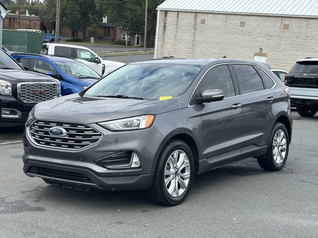 Used 2022 Ford Edge Titanium image 2