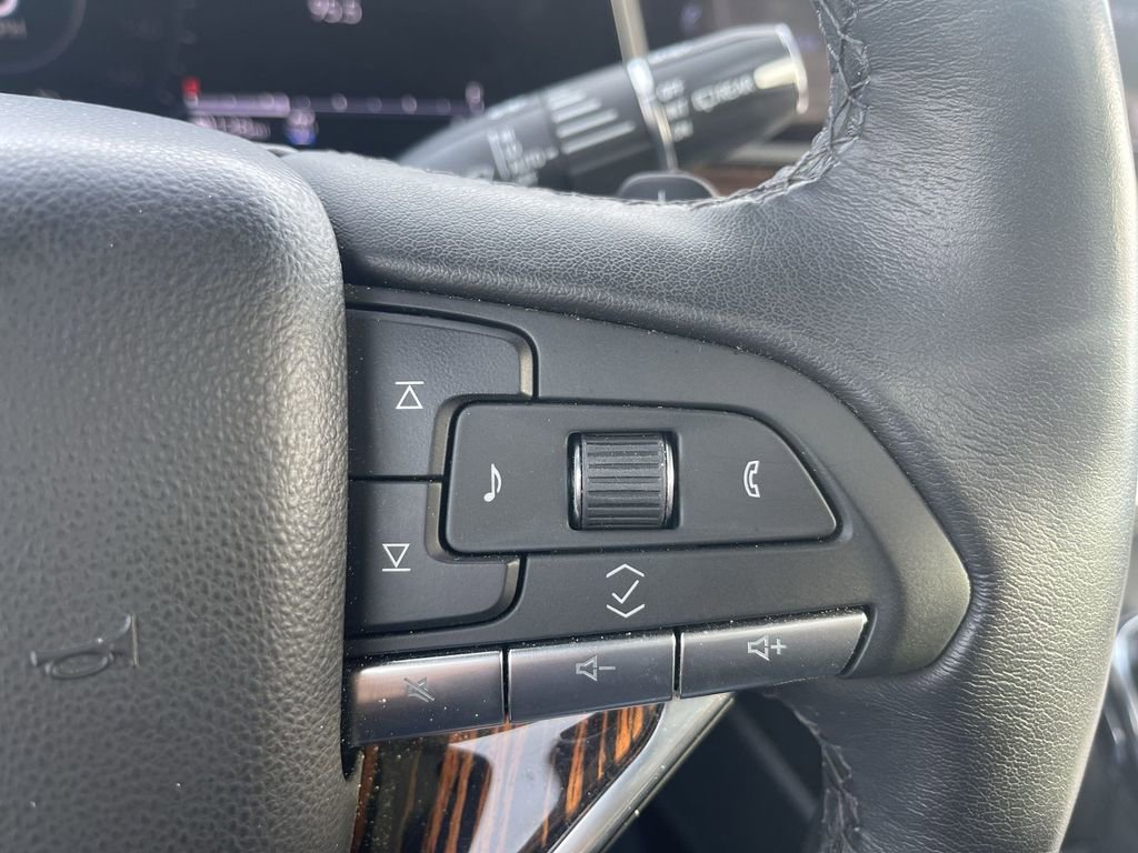 Used 2024 Cadillac Escalade Premium Luxury image 12
