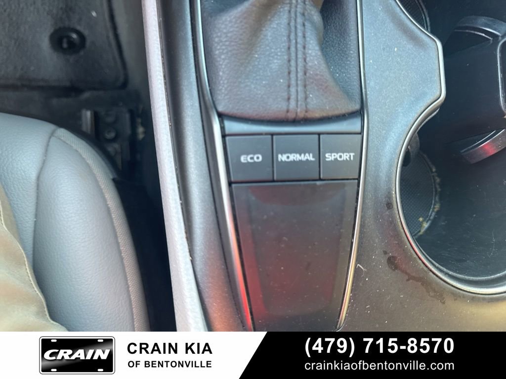 Used 2022 Toyota Camry SE image 24