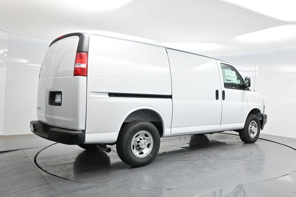 New 2026 Chevrolet Express 2500 w/ Driver Convenience Package RWD image 5