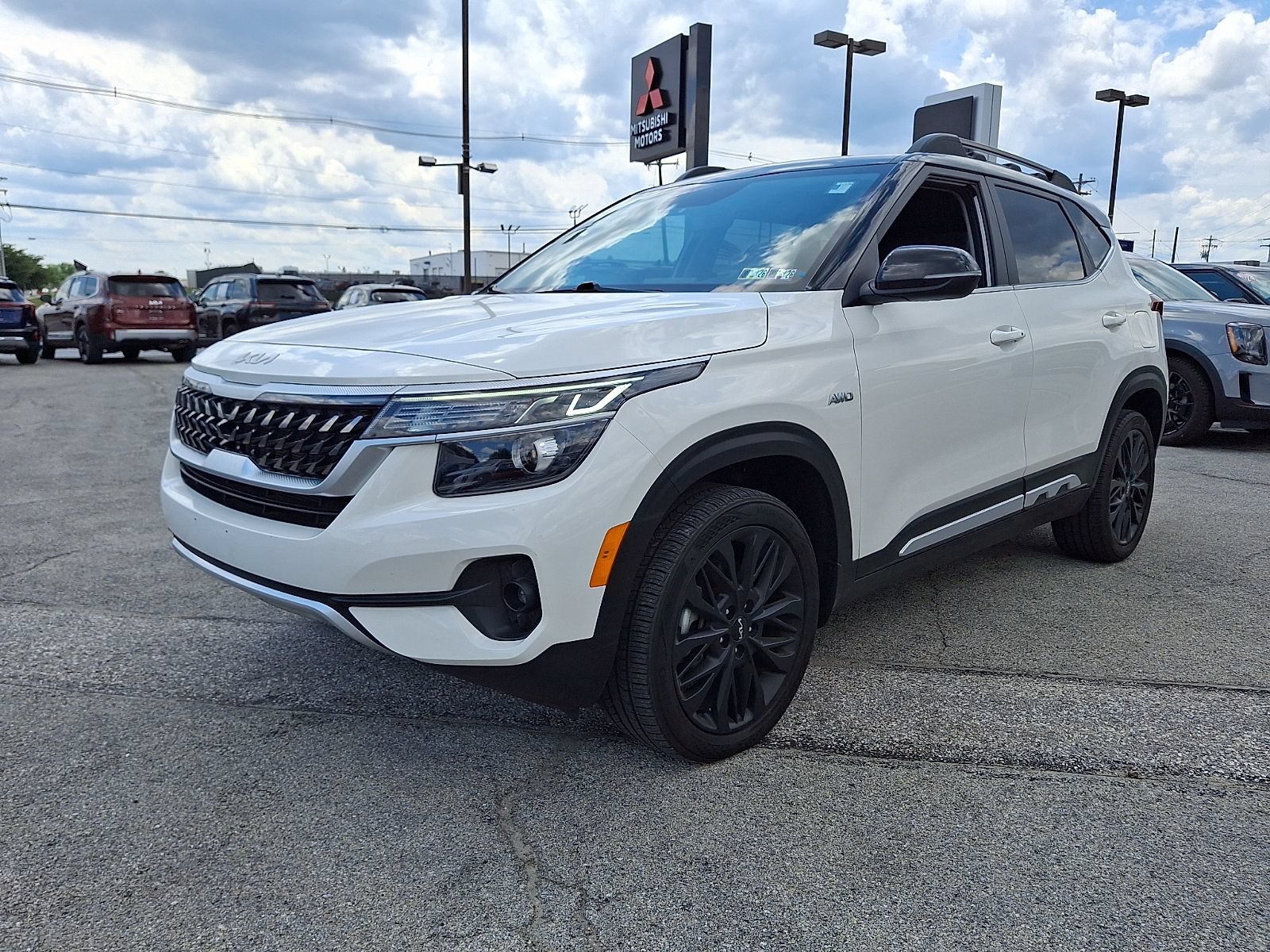 Used 2022 Kia Seltos Nightfall Edition AWD/4WD image 3