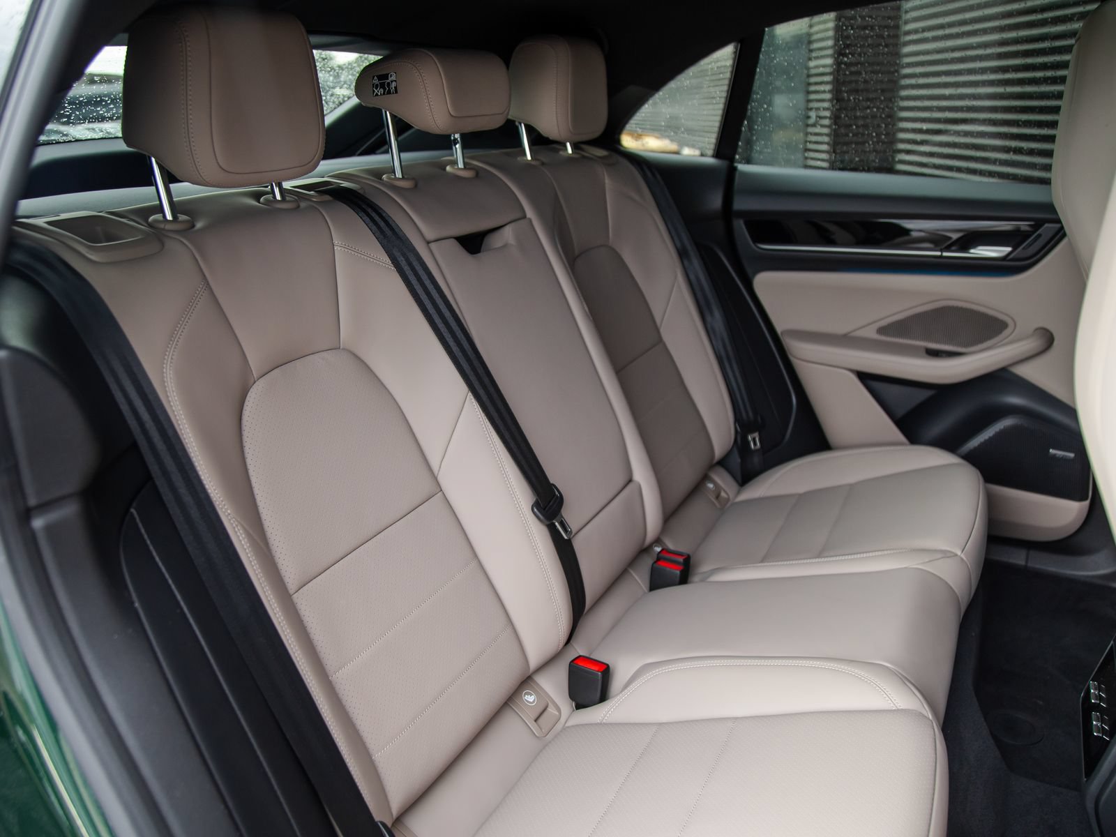 New 2026 Porsche Macan Electric RWD image 17