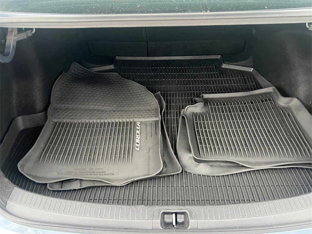 Used 2021 Toyota Corolla LE image 21