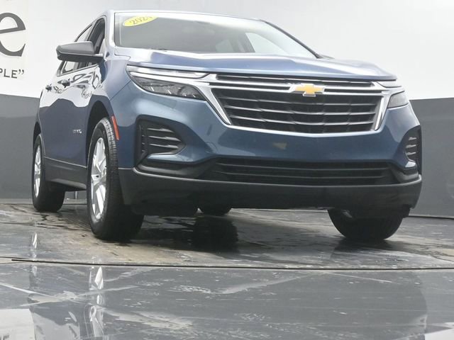 Used 2024 Chevrolet Equinox LS w/ LS Convenience Package image 3