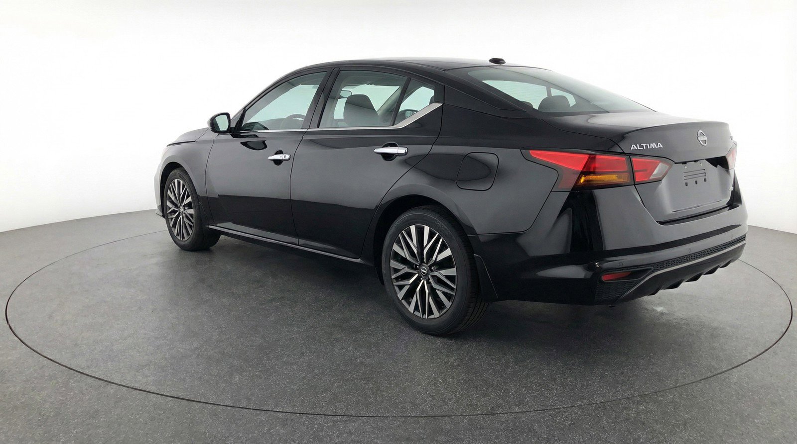 Used 2025 Nissan Altima 2.5 SV image 6