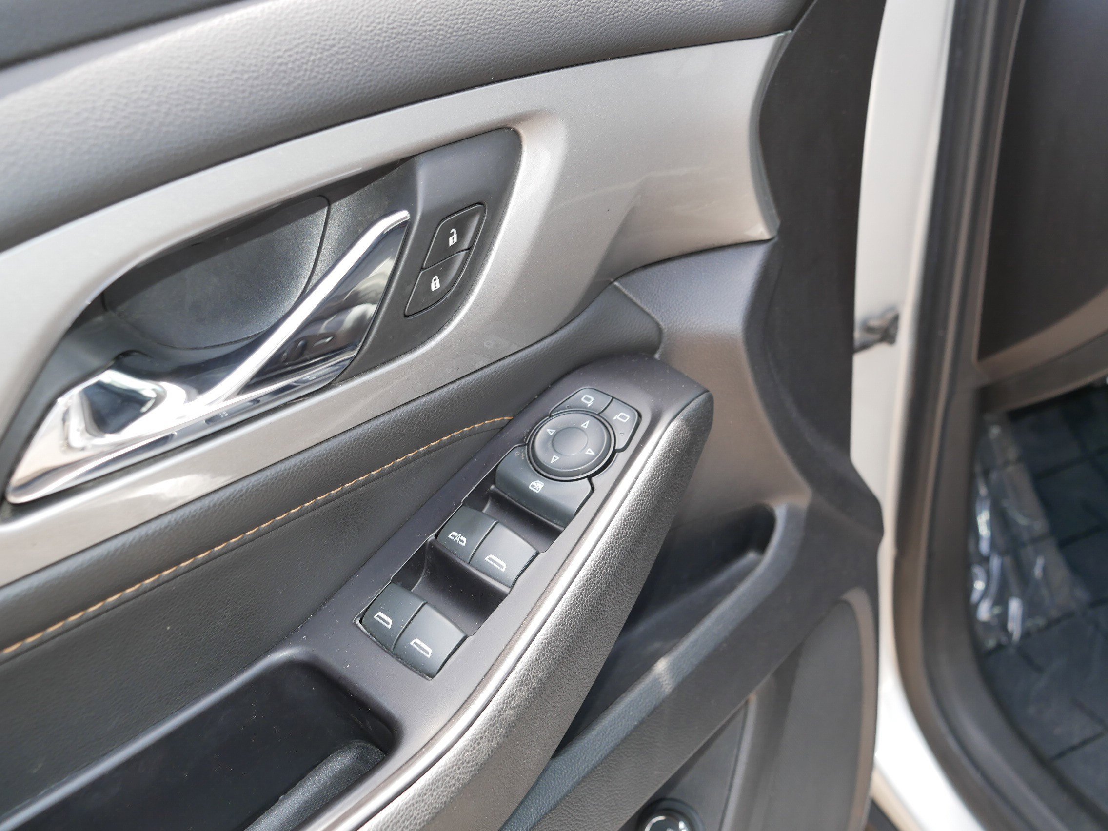 Used 2019 Chevrolet Traverse LT AWD/4WD image 15