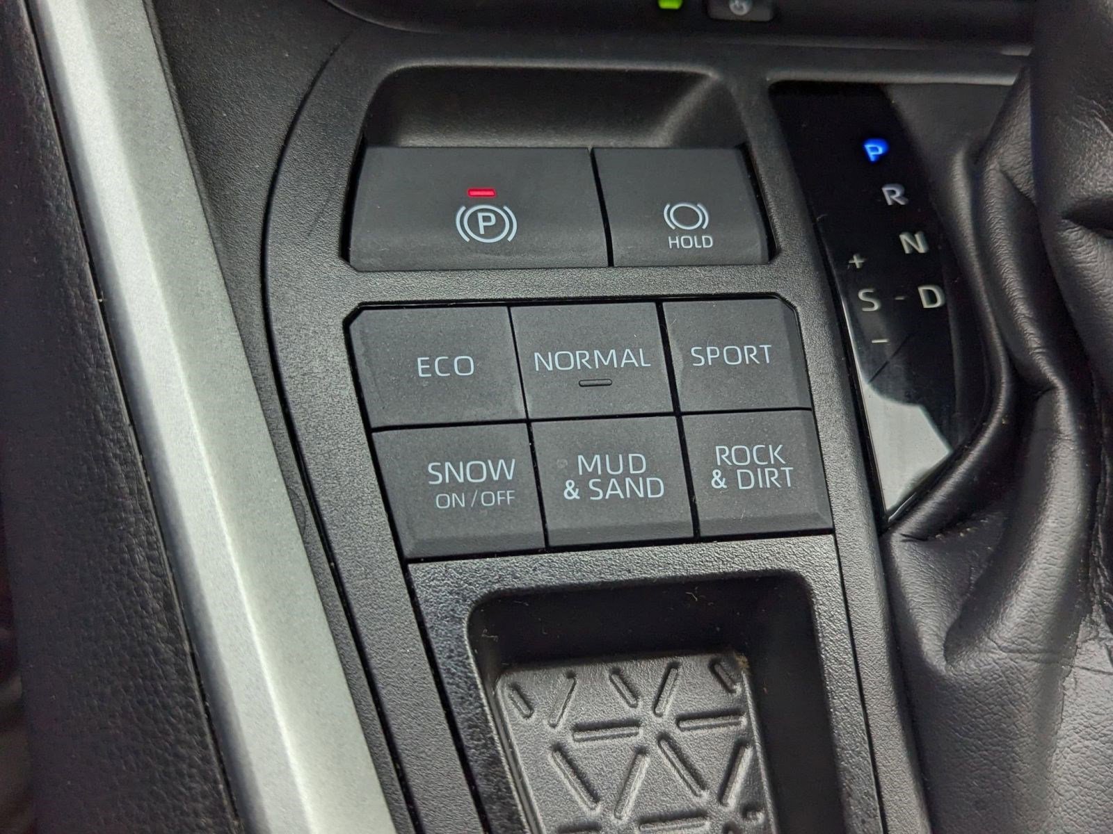 Used 2025 Toyota RAV4 XLE Premium image 32