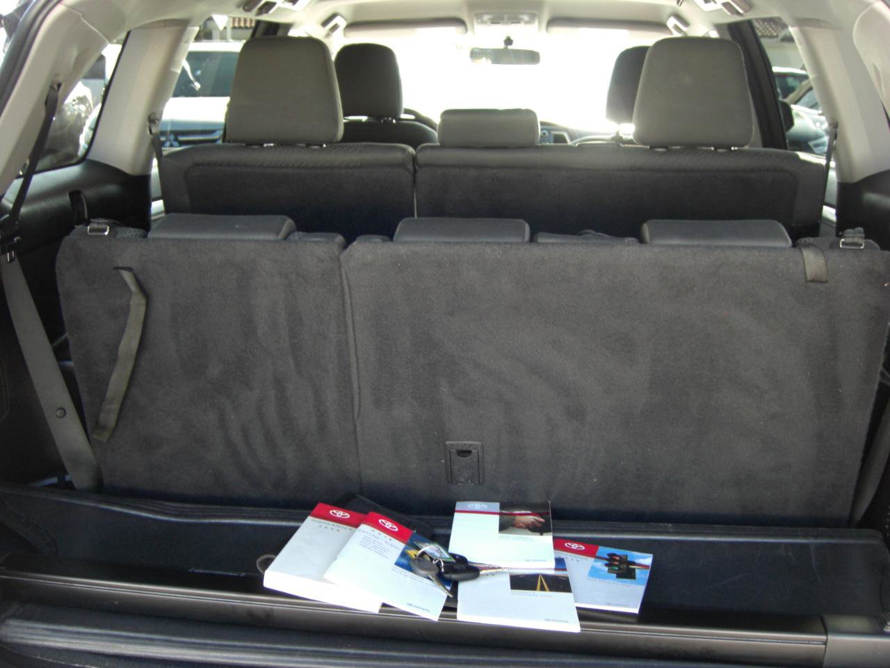 Used 2016 Toyota Highlander LE FWD image 14