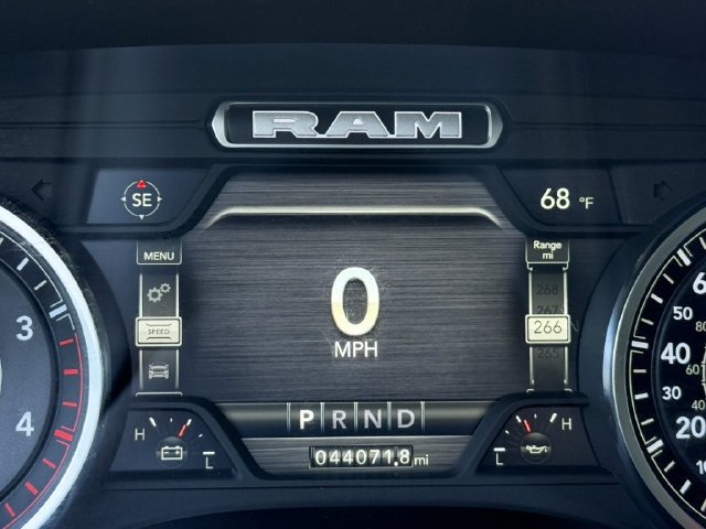 Used 2024 RAM 2500 Laramie AWD/4WD image 34