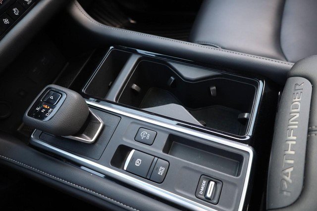 Certified 2025 Nissan Pathfinder SL w/ SL Premium Package FWD image 19