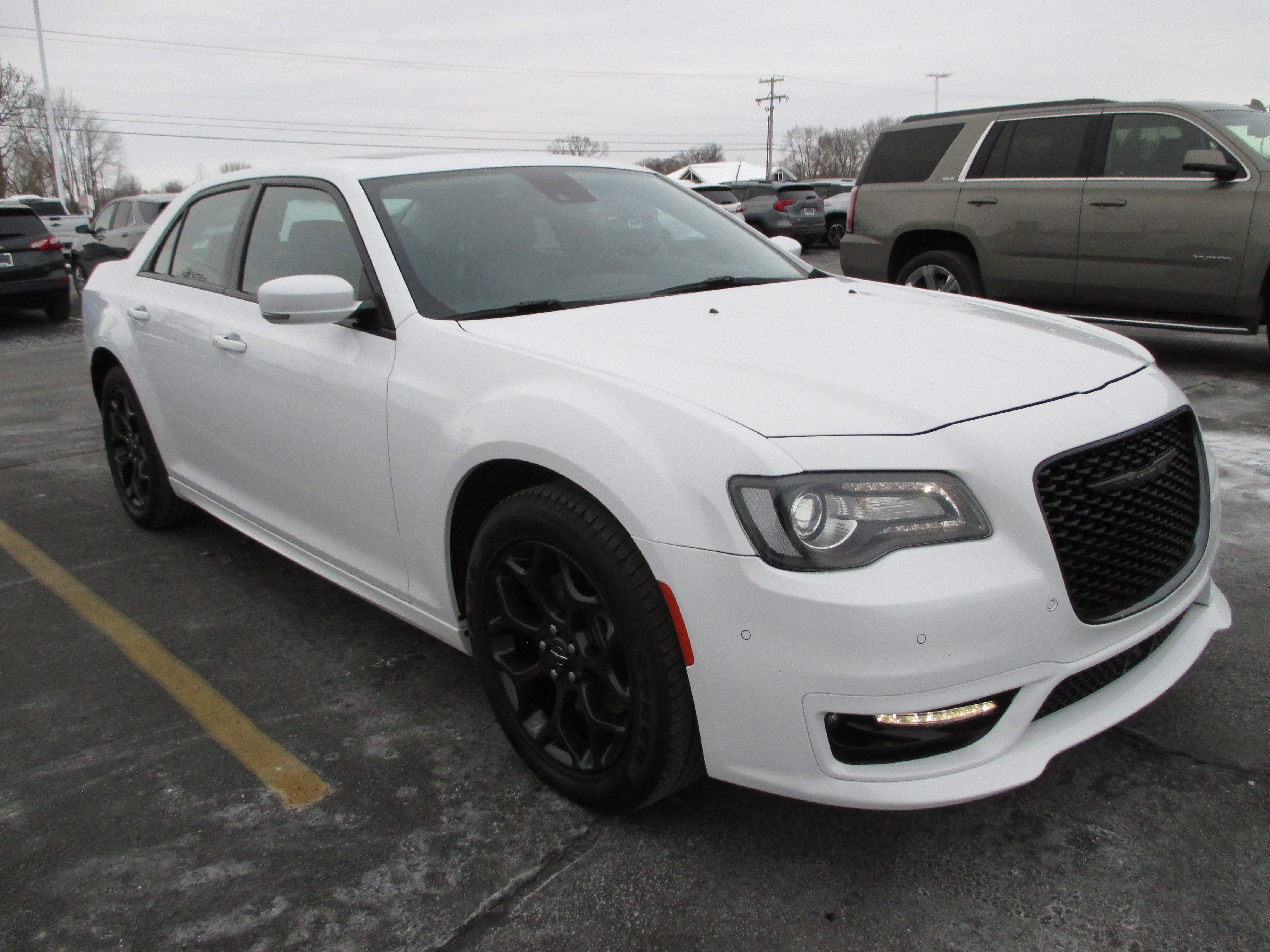 Used 2023 Chrysler 300 Touring L w/ Popular Equipment Group image 6