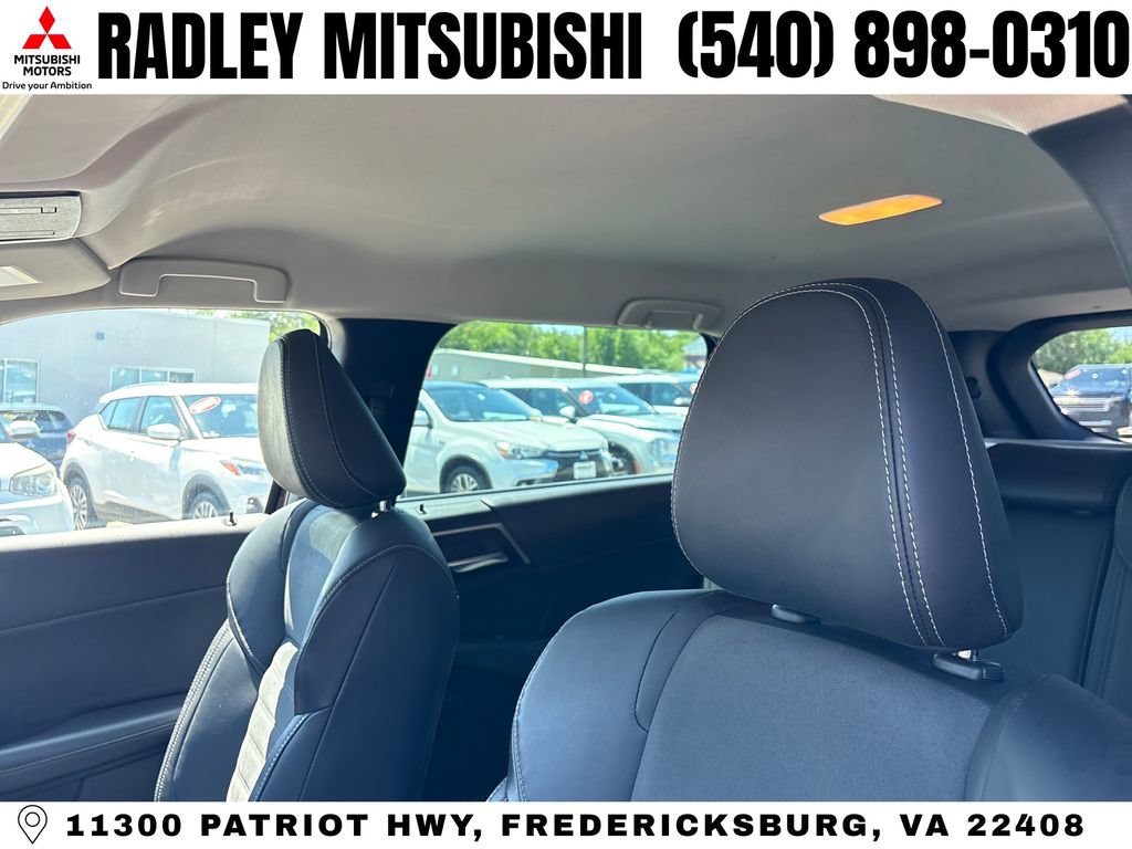 Used 2023 Mitsubishi Outlander SE AWD/4WD image 2