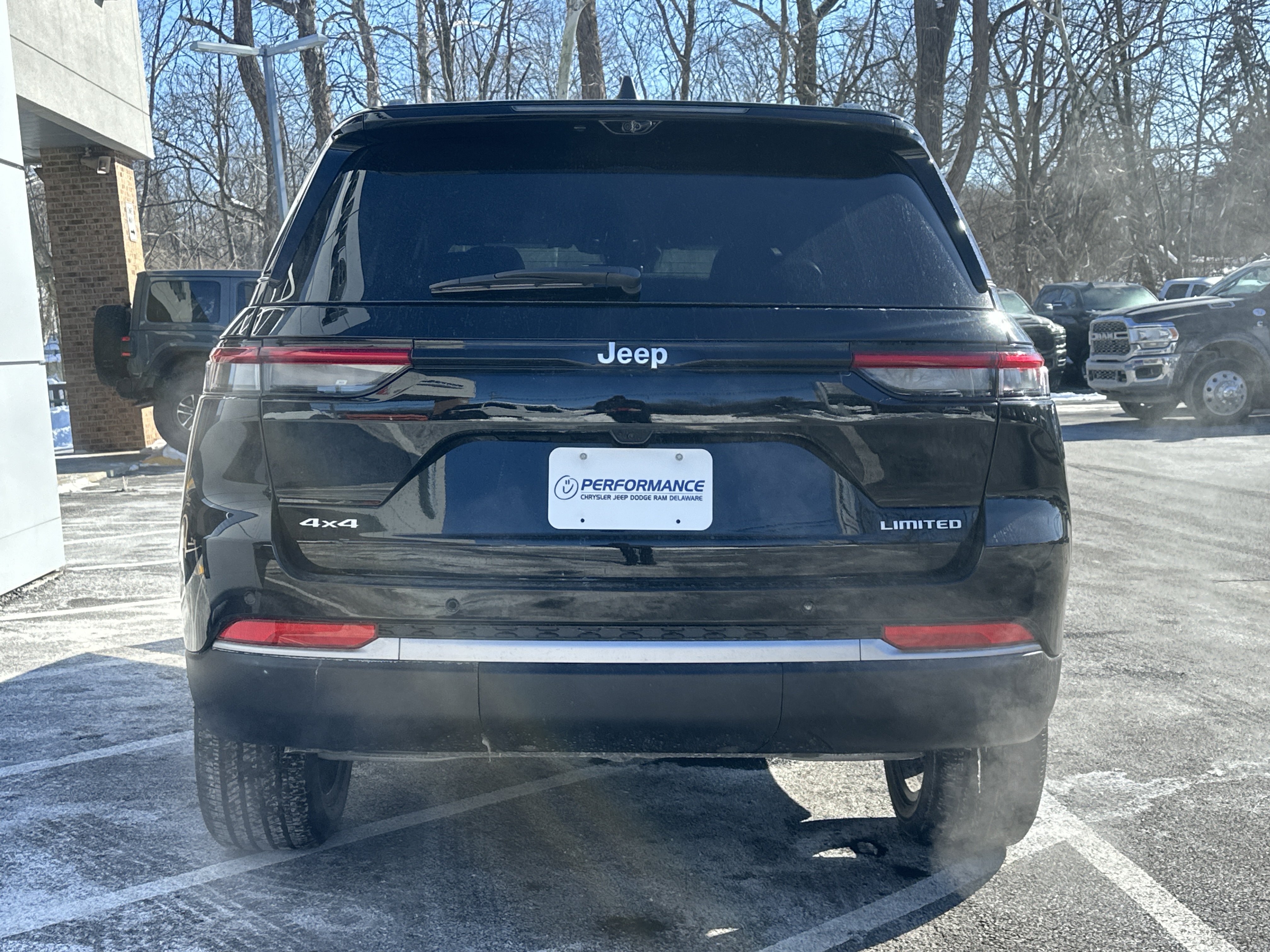 New 2026 Jeep Grand Cherokee Limited w/ Luxury Tech Group II AWD/4WD image 16