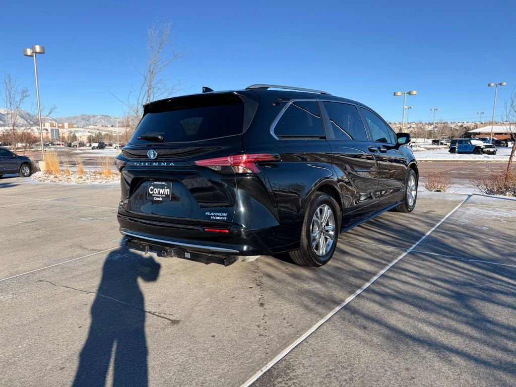 Used 2022 Toyota Sienna Platinum image 9