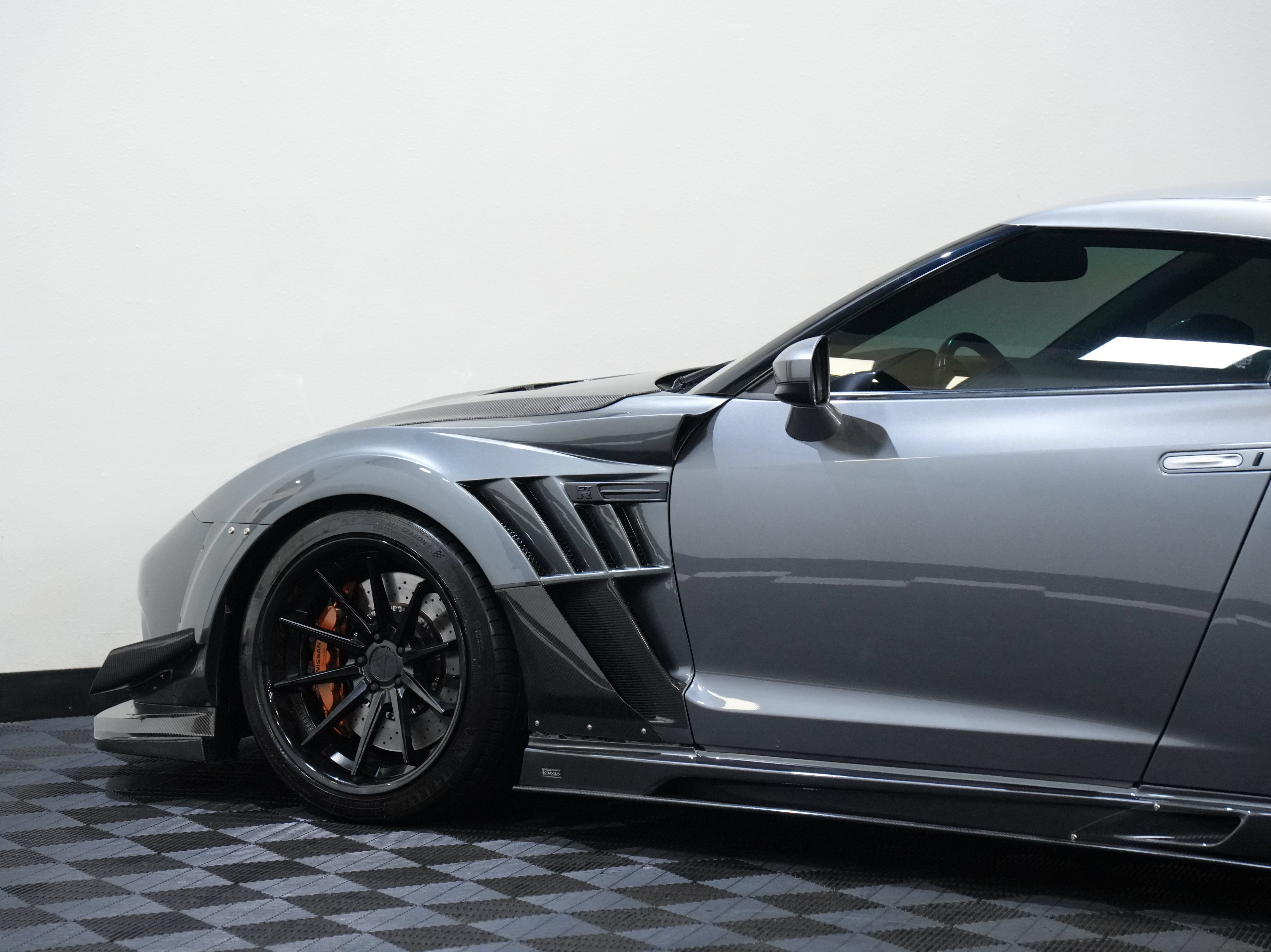 Used 2014 Nissan GT-R Premium AWD/4WD image 19