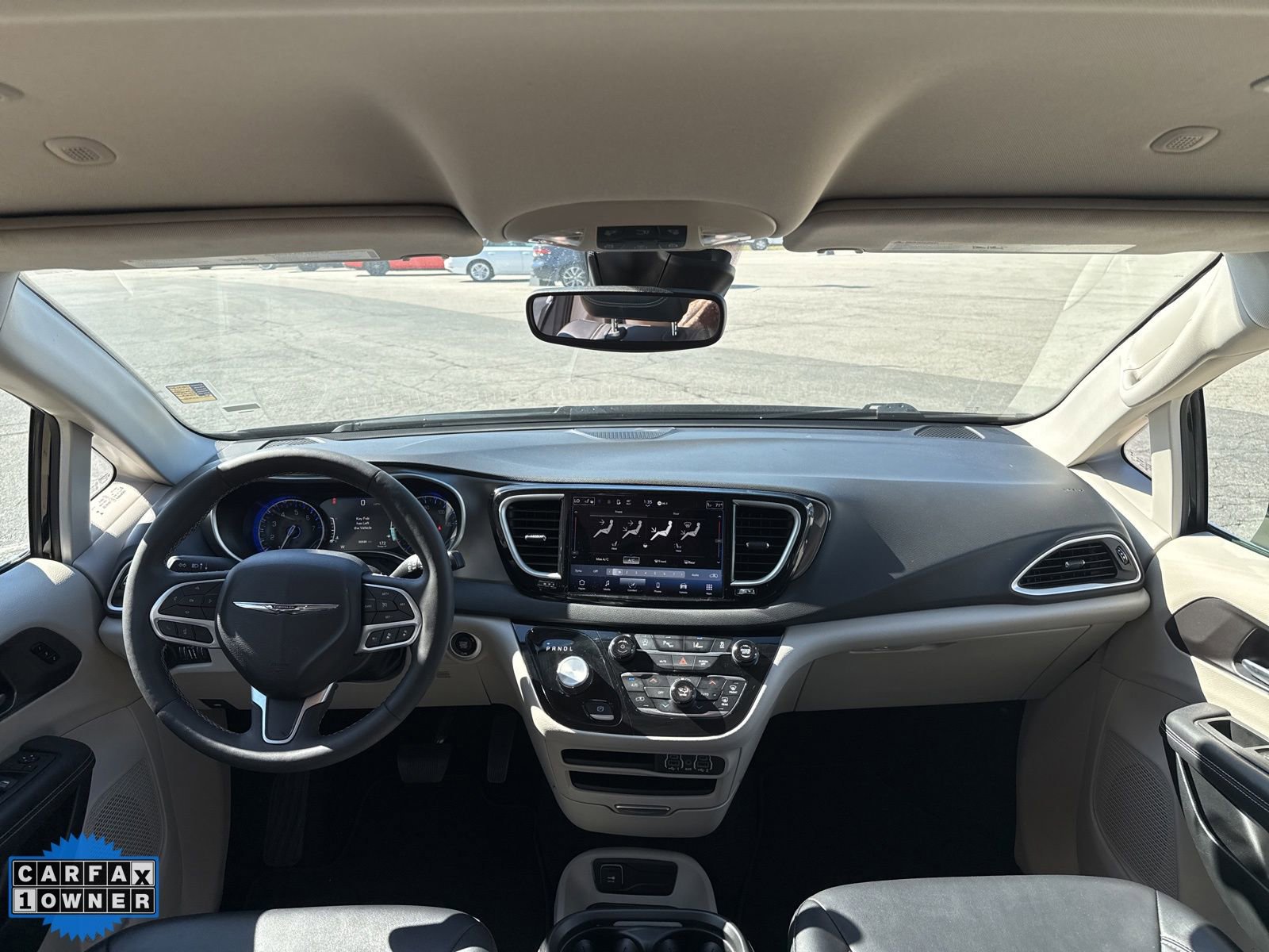 Used 2024 Chrysler Pacifica Touring-L FWD image 23