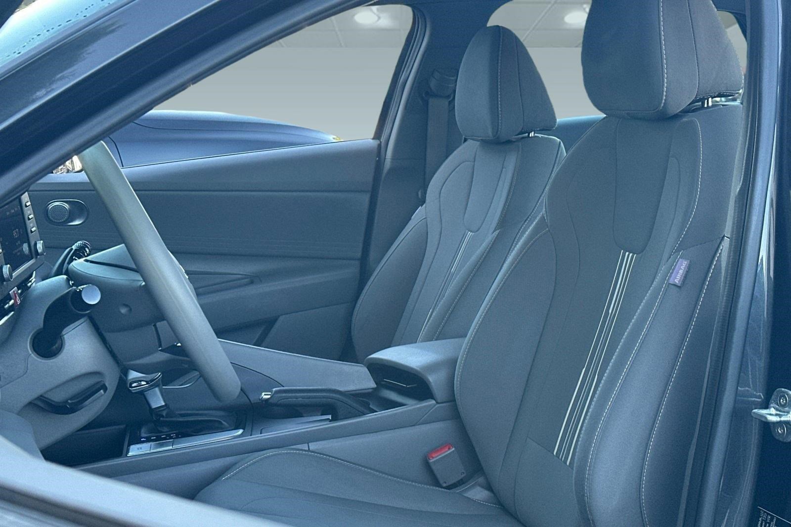 Used 2021 Hyundai Elantra SEL FWD image 5