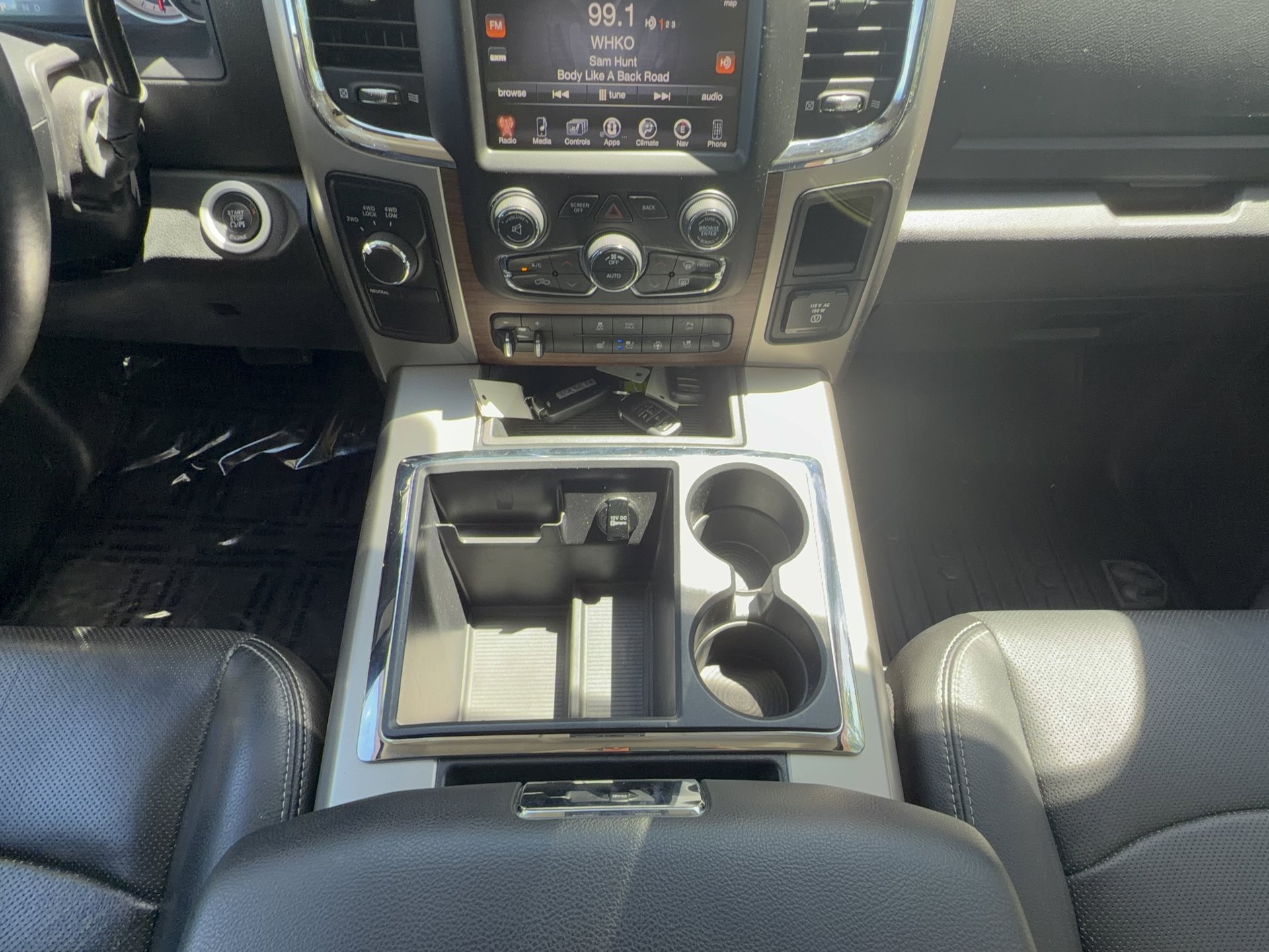 Used 2014 RAM 2500 Laramie AWD/4WD image 18