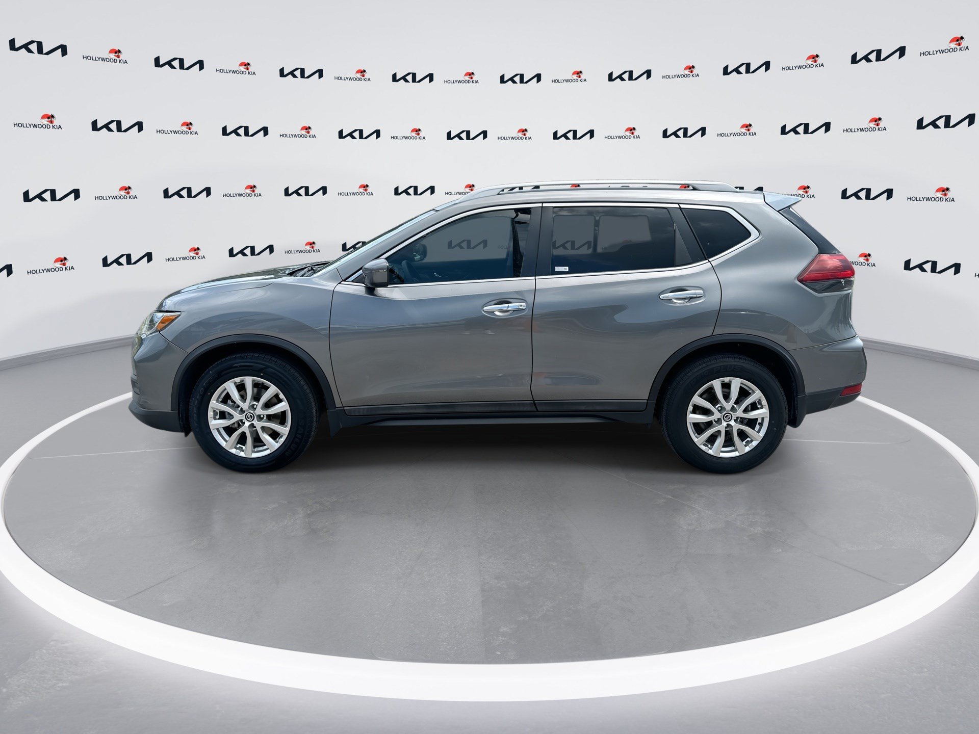Used 2020 Nissan Rogue S w/ Special Edition Package FWD image 5