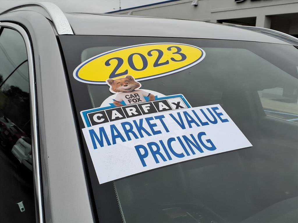 Used 2023 Volvo XC90 B6 Plus w/ Protection Package image 9